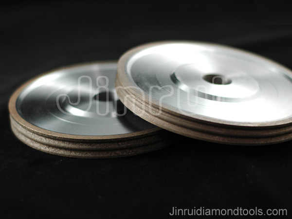 Diamond grinding edge wheel